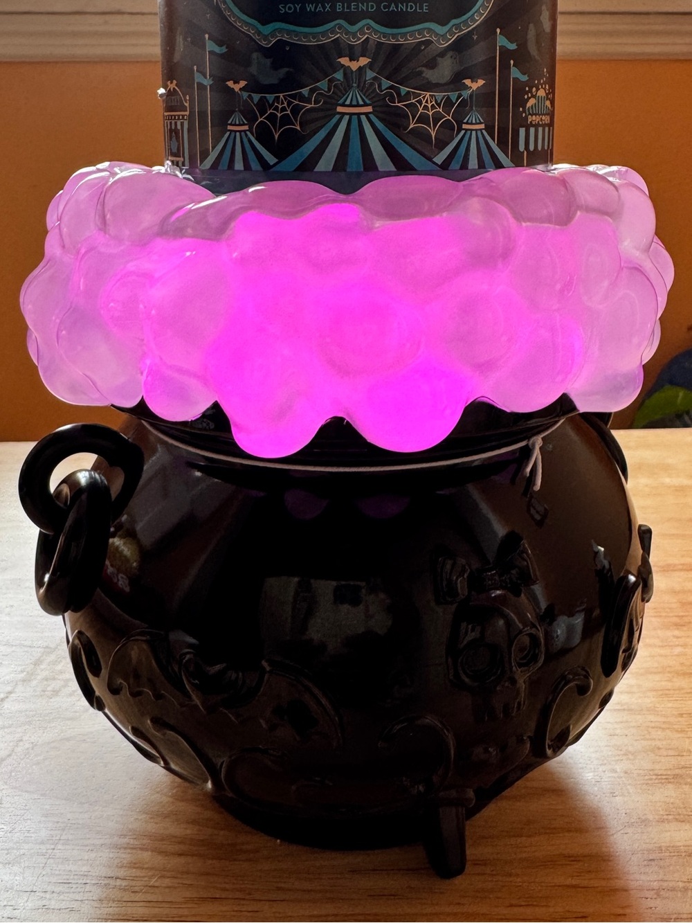 Bath & body Works cauldron changes colors
